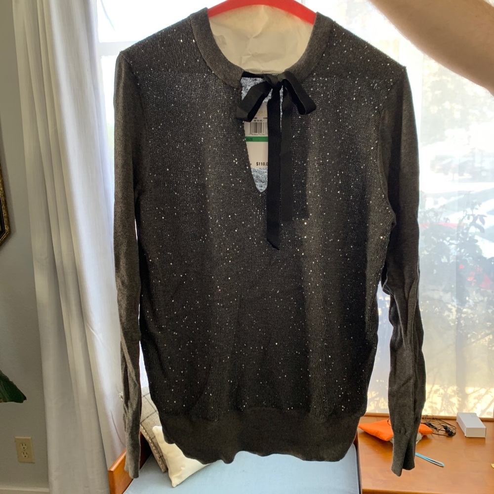 Gray Sweater with sequins never worn
Michael Kors